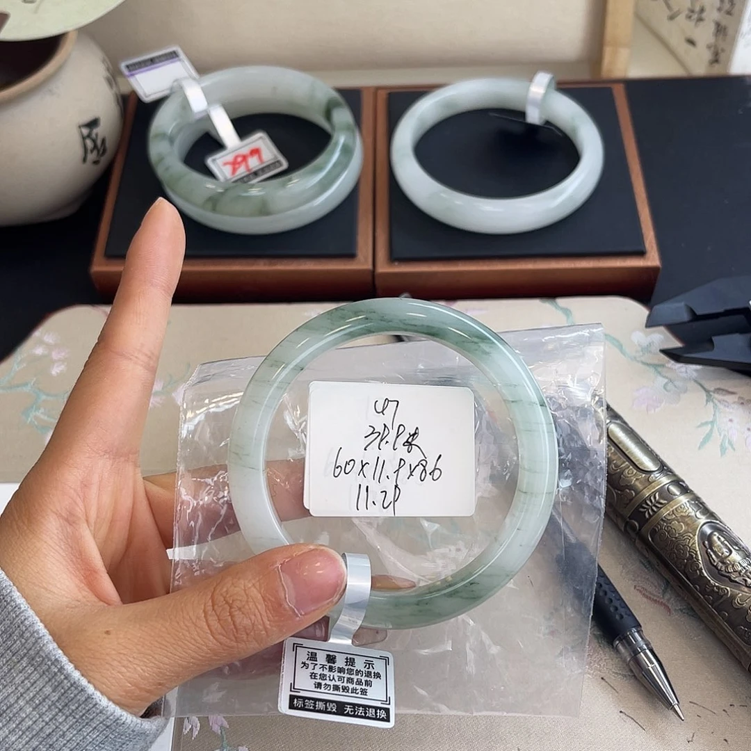 石英质玉未镶嵌手镯47
