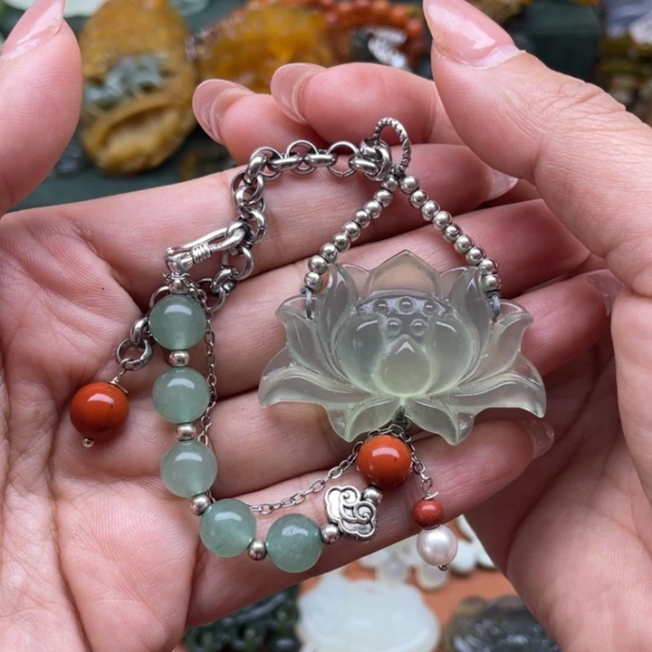 蛇纹石玉未镶嵌吊坠