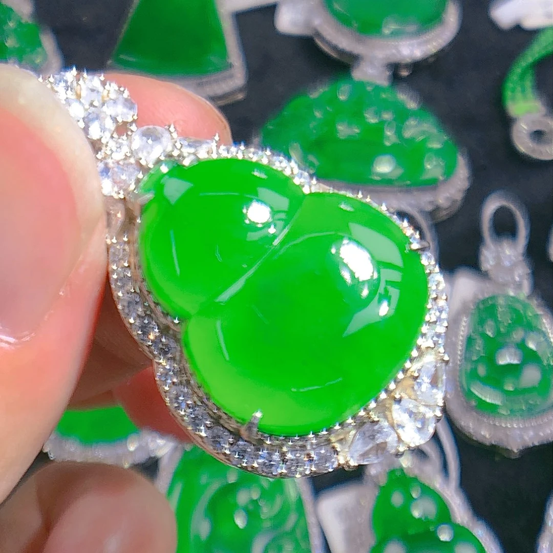 翡翠颈饰银S925镶嵌吊坠