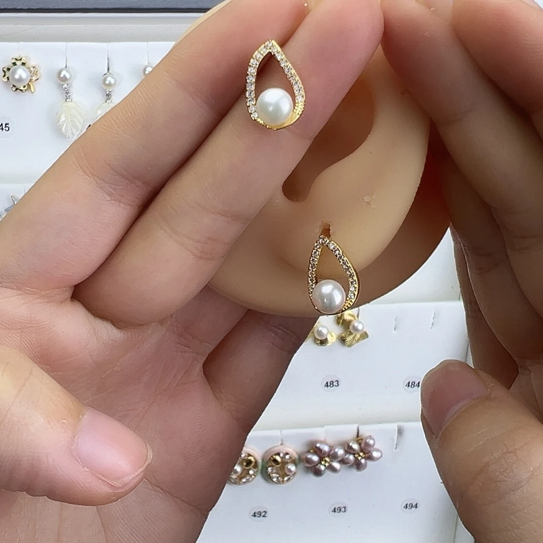淡水珍珠银S925镶嵌耳饰