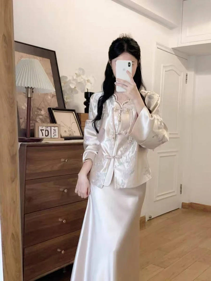 2025秋新中式光泽感刺绣女国风外套国风上衣缎面25056