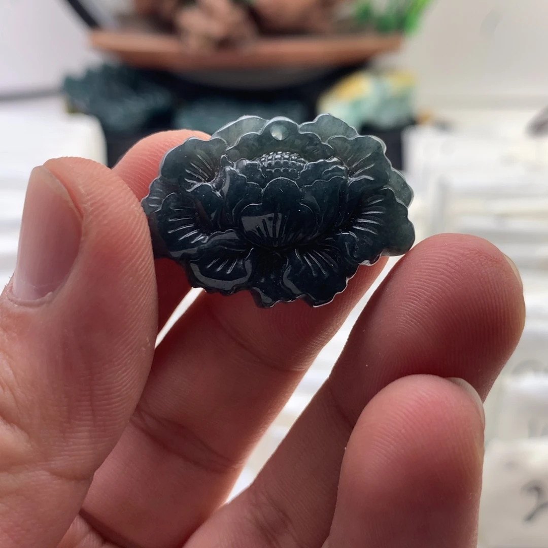 颈饰未镶嵌翡翠花牌