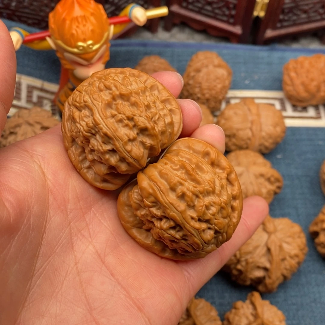 文玩核桃把件?**奉41白狮子全品