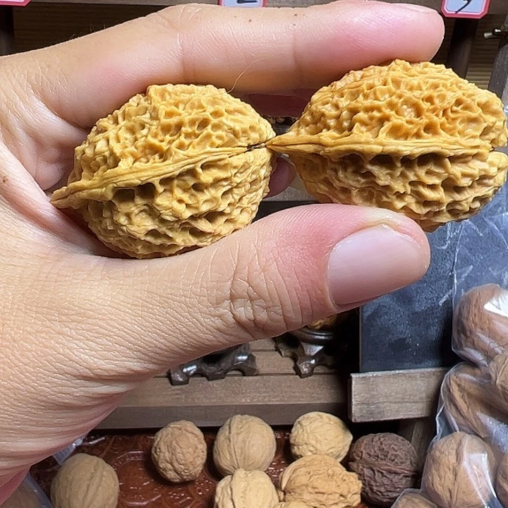 文玩核桃吊坠鸭嘴兽