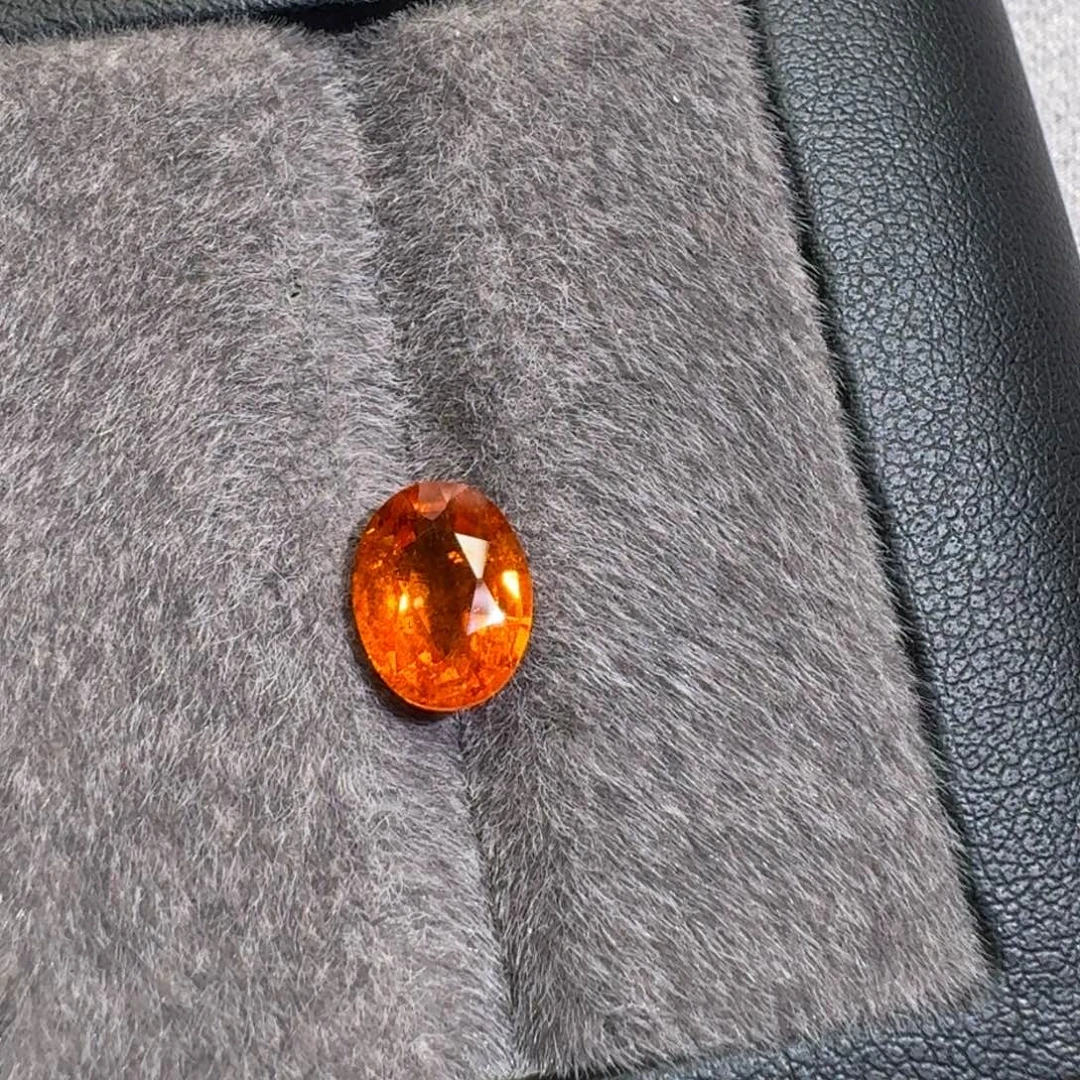 裸石未镶嵌石榴石3.07克拉一粒