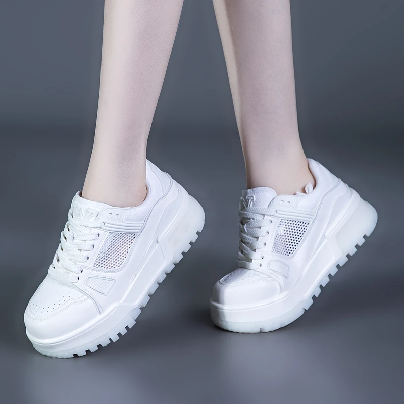 2025新款真皮厚底面包鞋休闲板鞋女增高百搭运动舒适小白鞋女