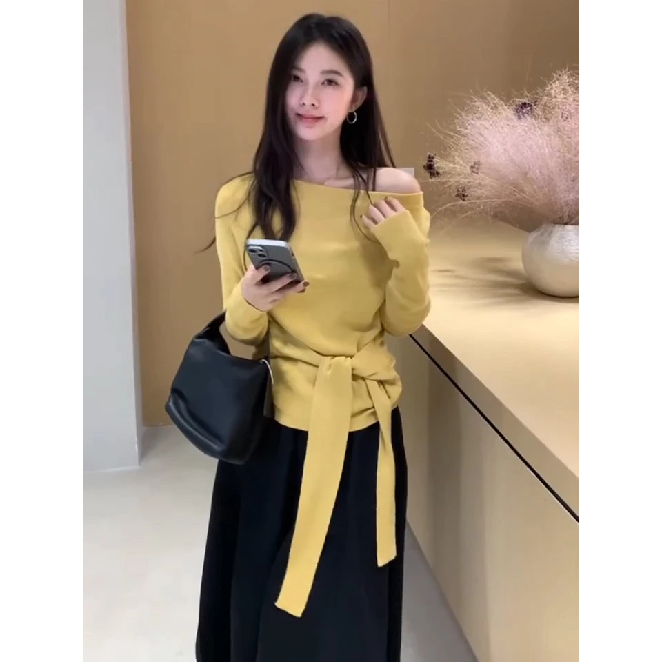 早秋法式气质绑带收腰斜肩早秋针织上衣女长袖独特漂亮洋气针织衫