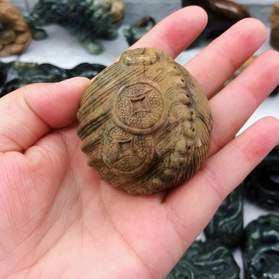 岫岩河磨玉（透闪石质玉）把件未镶嵌