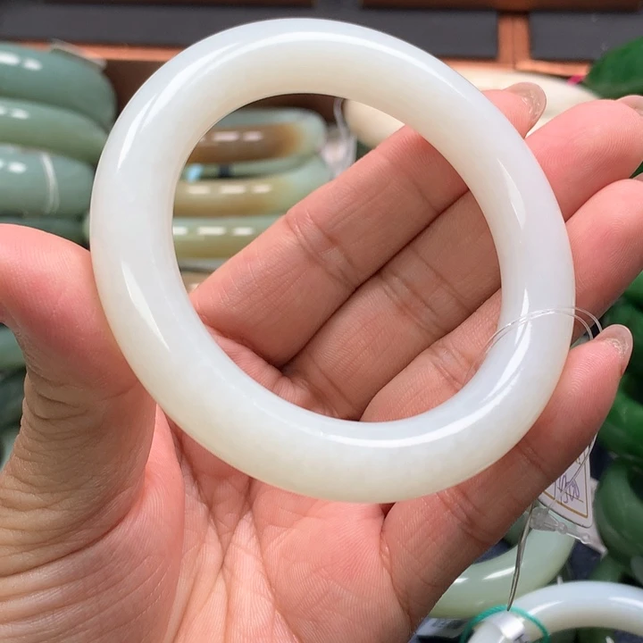 【闪购商品】未镶嵌手镯和田玉36