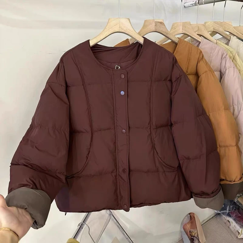 圆领拼色羽绒服女短款2026冬季新款时尚宽松白鸭绒面包服潮 7657