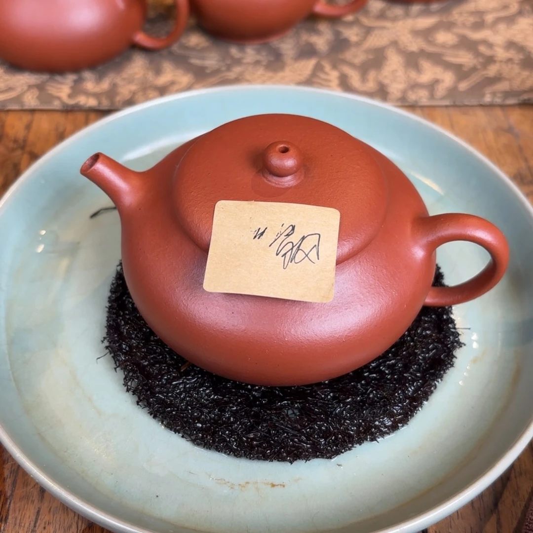 紫砂茶壶清**。小品朱泥静乐