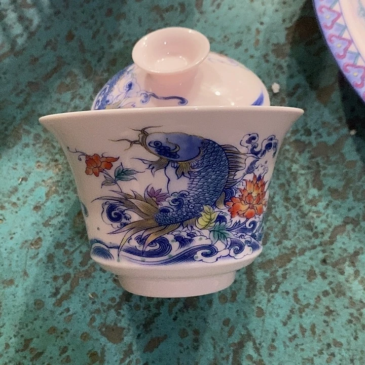 摆件陶红稀土斗彩鱼两才盖碗