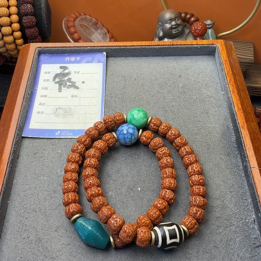 金刚菩提吊坠手持