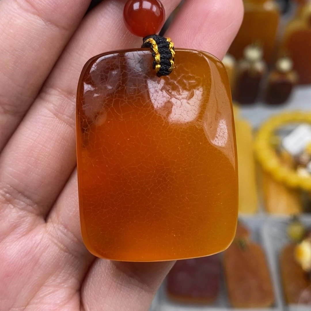 未镶嵌琥珀珠宝奇石