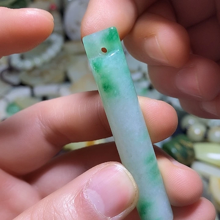 翡翠未镶嵌颈饰12