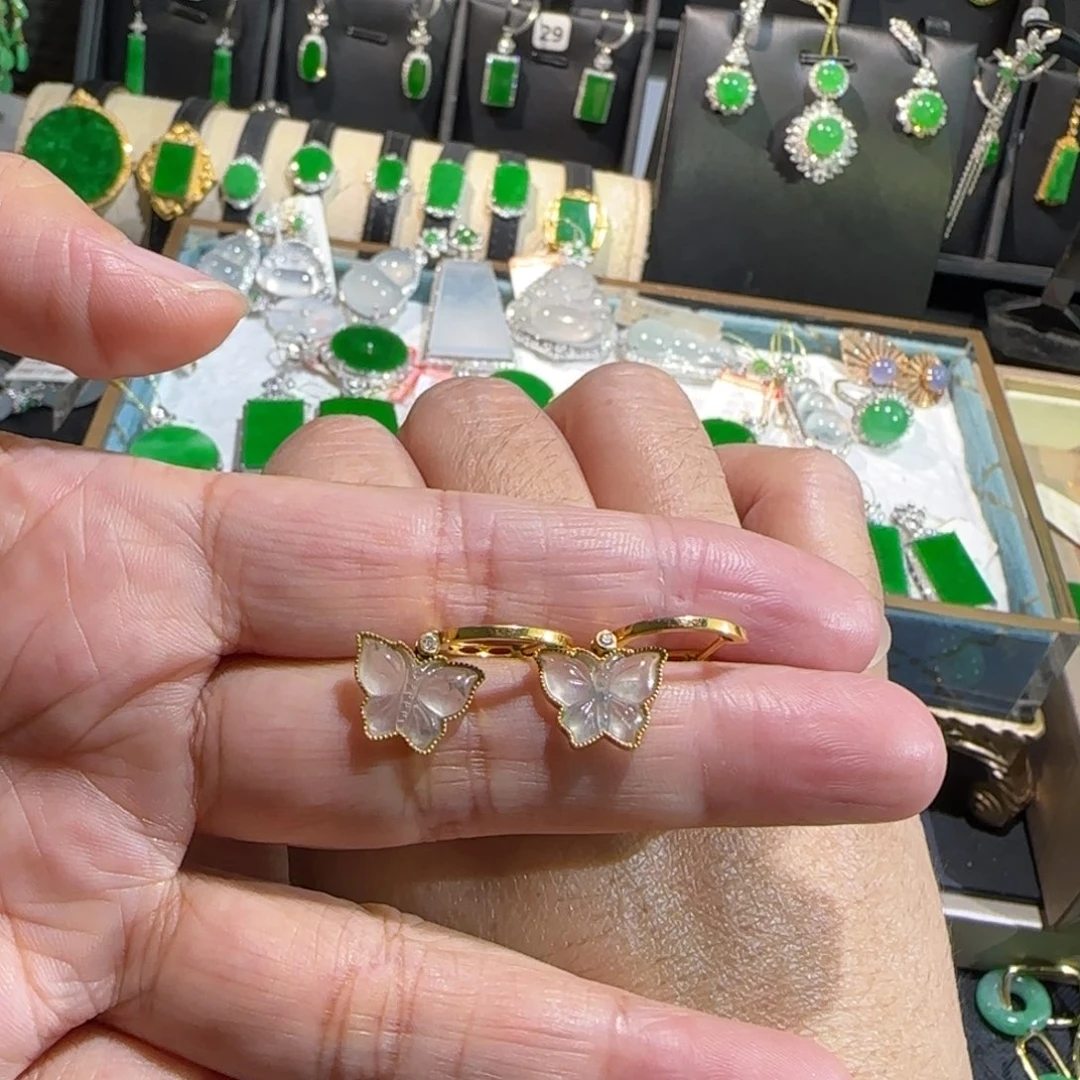 翡翠18K金镶嵌颈饰耳包