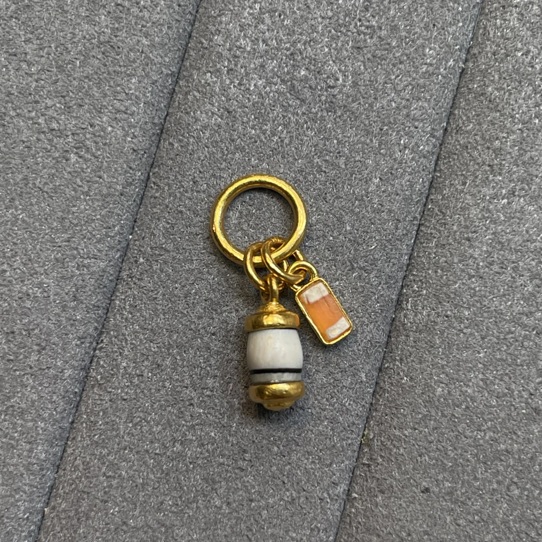 浅色系小侧挂开口环
