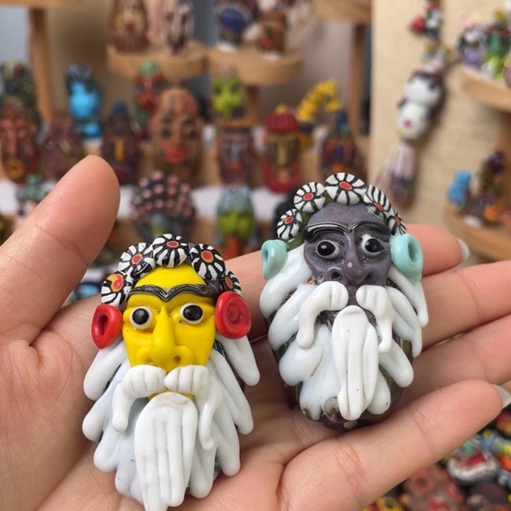 8 腓尼基琉璃白胡子娃