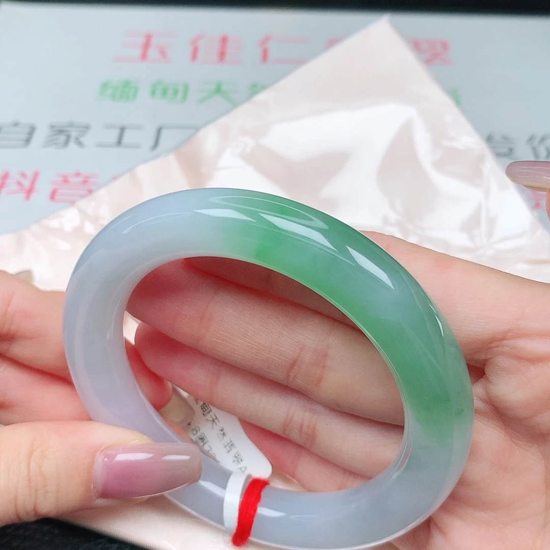 未镶嵌手镯翡翠一抹阳绿牛奶底胖圆条54.8