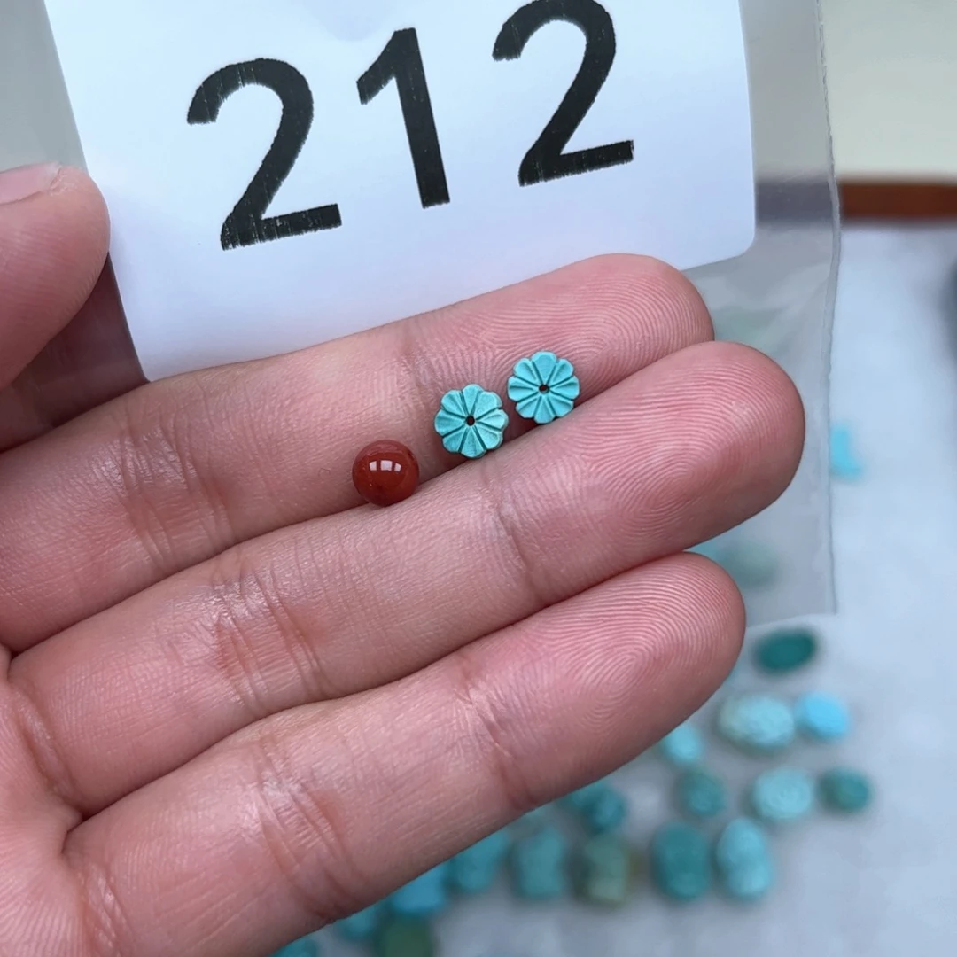 南红玛瑙未镶嵌珠宝奇石