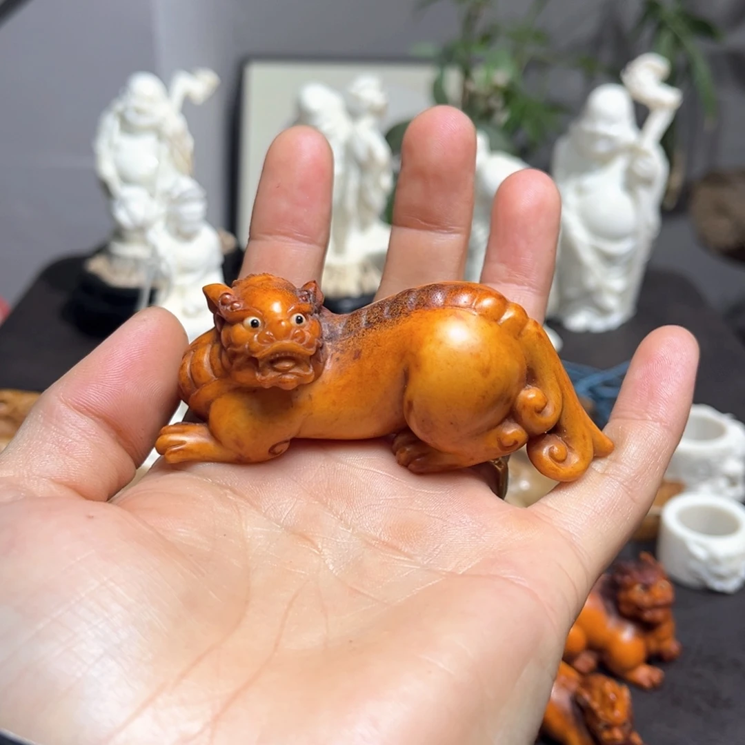 木徐*佑鹿角雕刻工艺手把件
