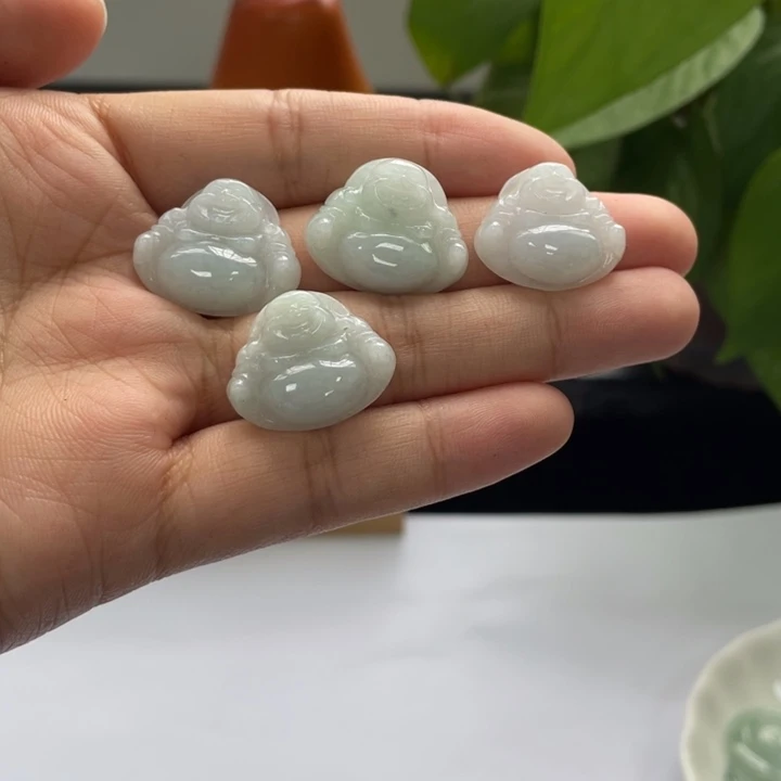 翡翠未镶嵌挂件多样性