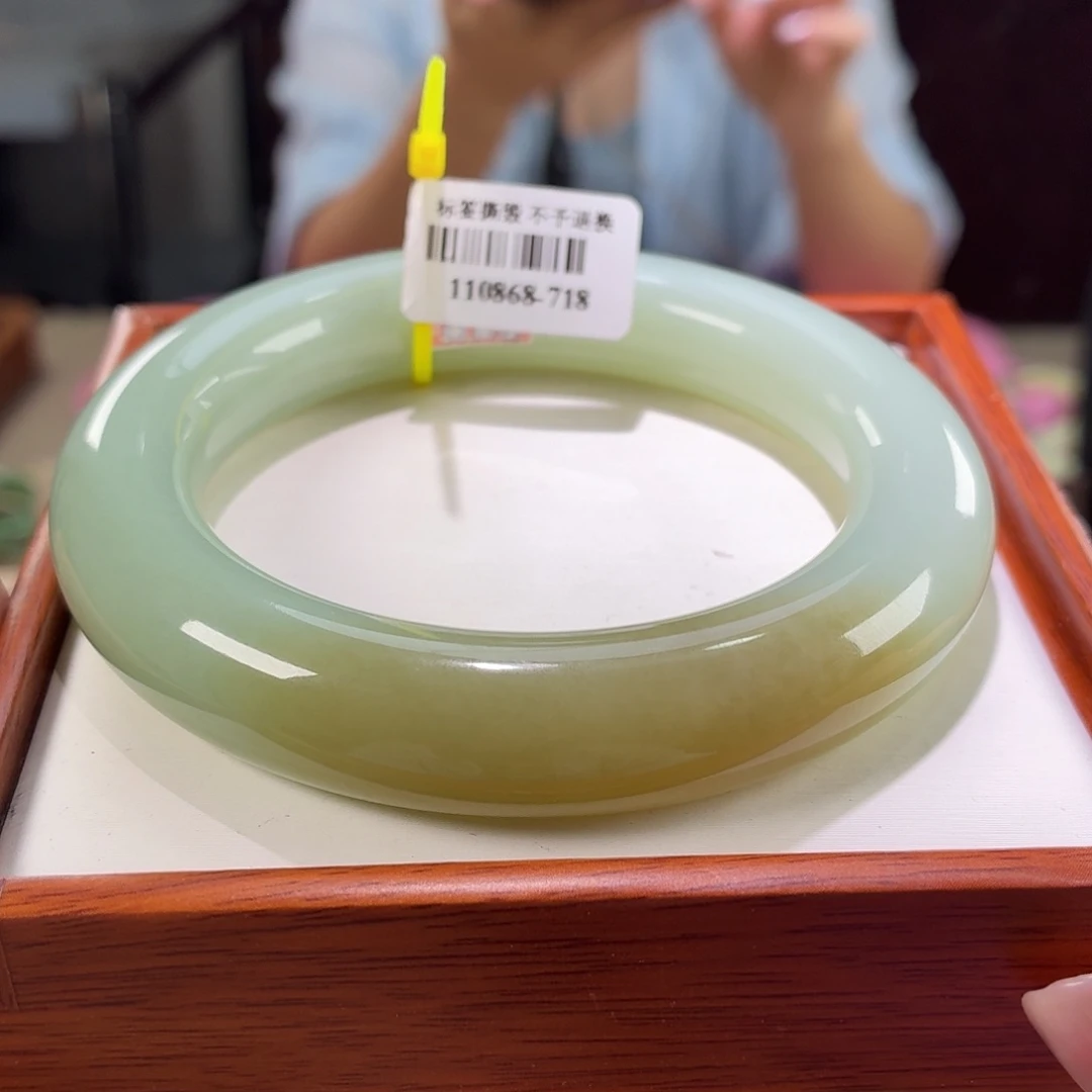 和田玉手镯未镶嵌21。 59/60