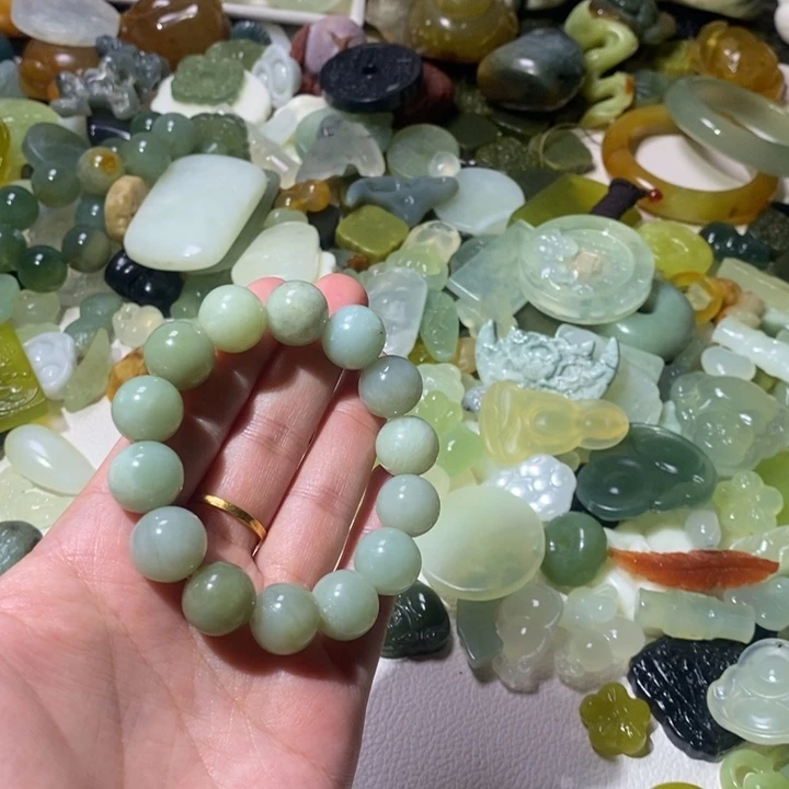 蛇纹石玉合金颈饰