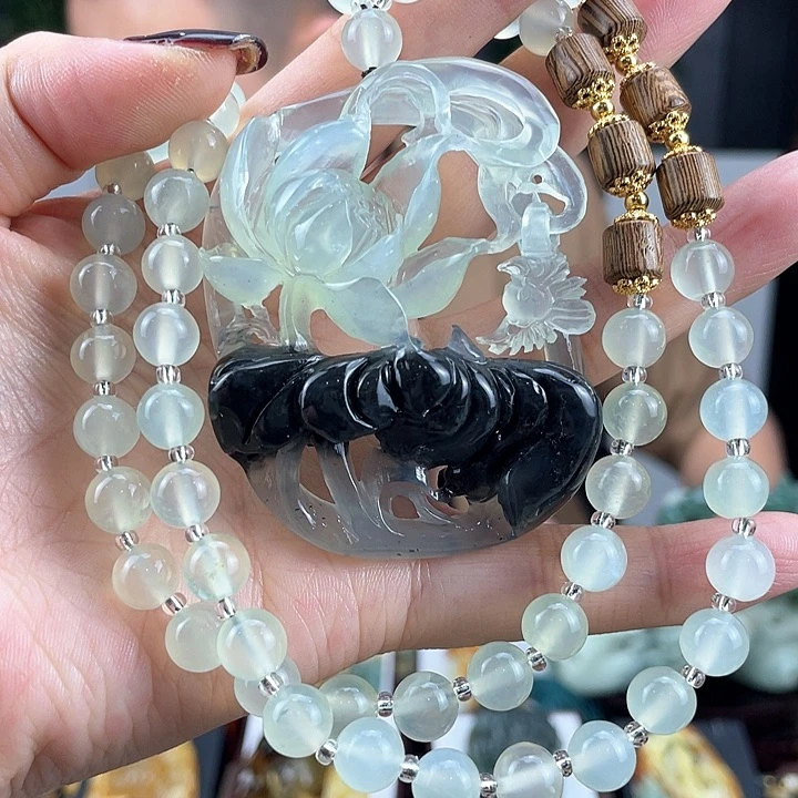 蛇纹石玉颈饰未镶嵌