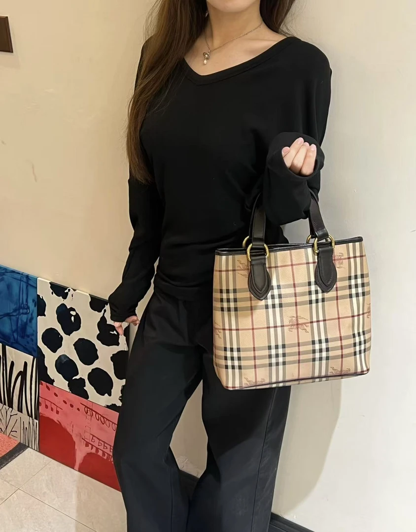 95新 BURBERRY/博柏利 战马格纹手提包