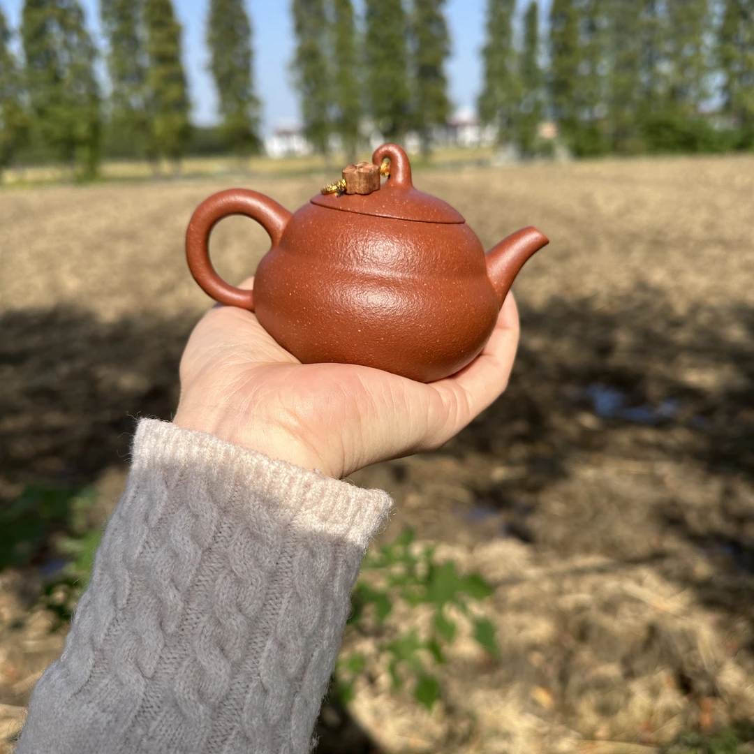 宜兴紫砂宝山红降坡手磨料30目葫芦紫砂壶容量190毫升