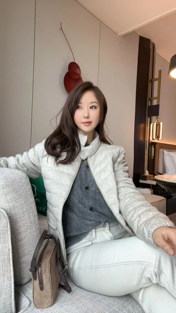 北欧冬城-白鹅绒|重磅80支原色莼羊毛2024秋冬短羽绒服