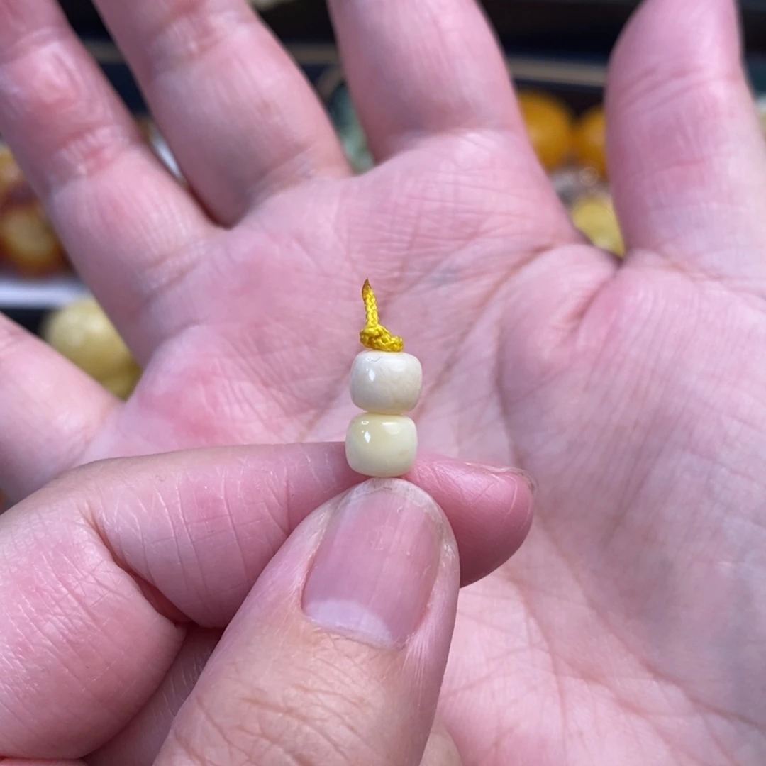 未镶嵌琥珀裸石瓷白花老型对珠6.6