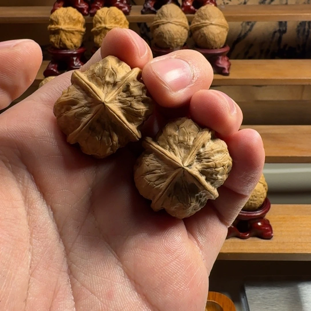 ？**？铁核桃正十字四棱