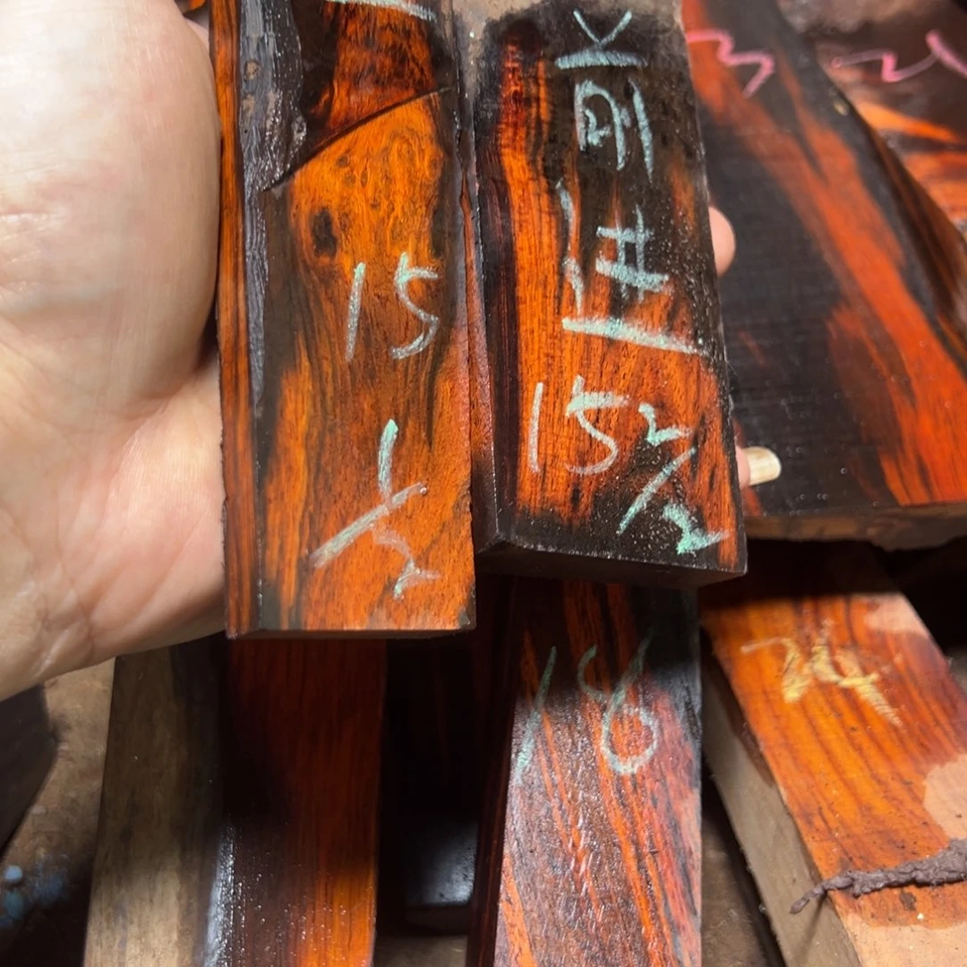 前***进交趾黄檀（大红酸枝）