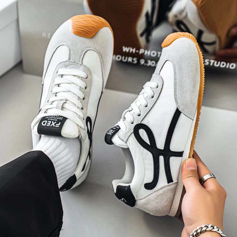 爆款男鞋秋冬阿甘百搭小白运动轻便学生软底防滑潮牌休闲小众潮鞋