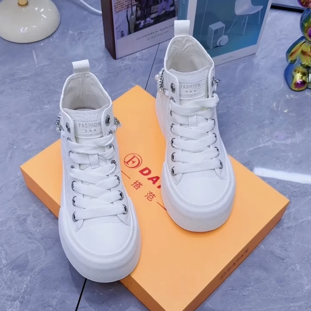 韩版时尚百搭平底鞋女甜美高帮休闲鞋个性珍珠链软底软面
