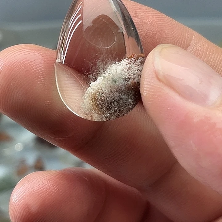 未镶嵌吊坠(赠链)水晶