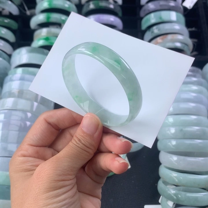 翡翠手镯未镶嵌公主手镯53