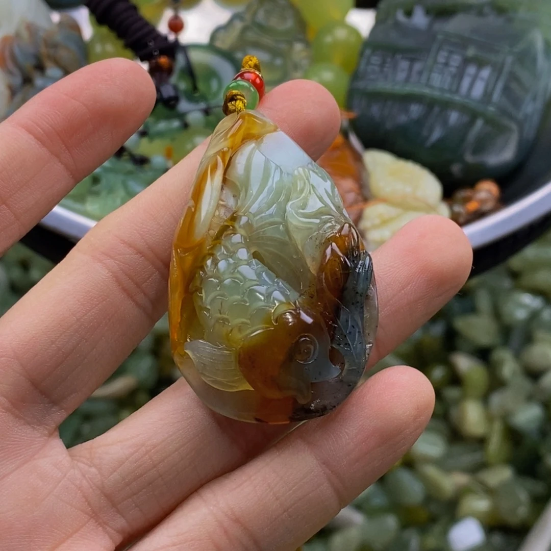 蛇纹石玉颈饰未镶嵌