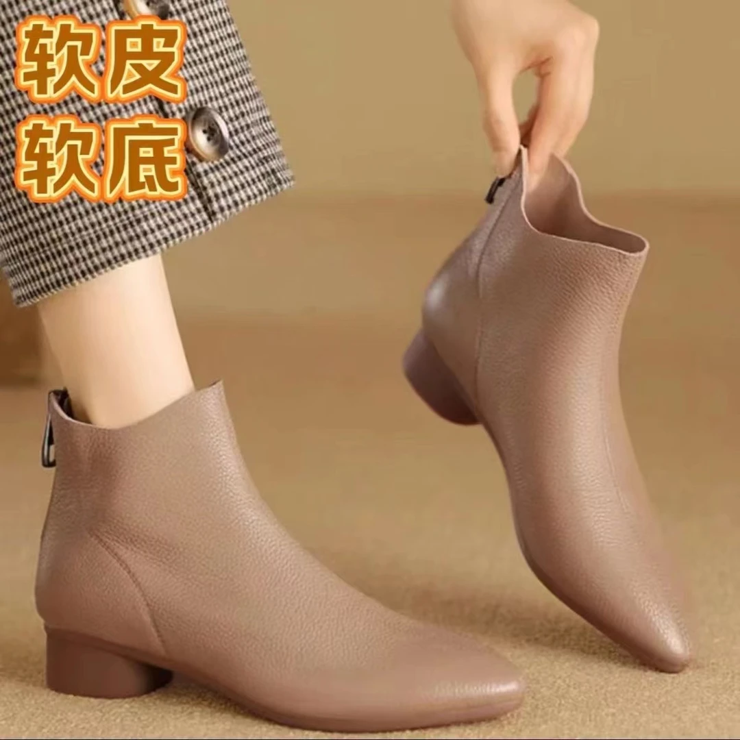 时尚新款妈妈秋冬软皮舒适裸靴尖头低跟粗跟软底单靴时尚短靴女靴