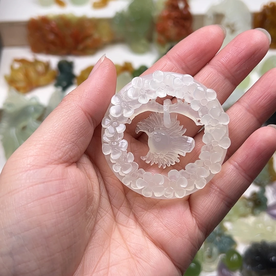 蛇纹石玉未镶嵌颈饰