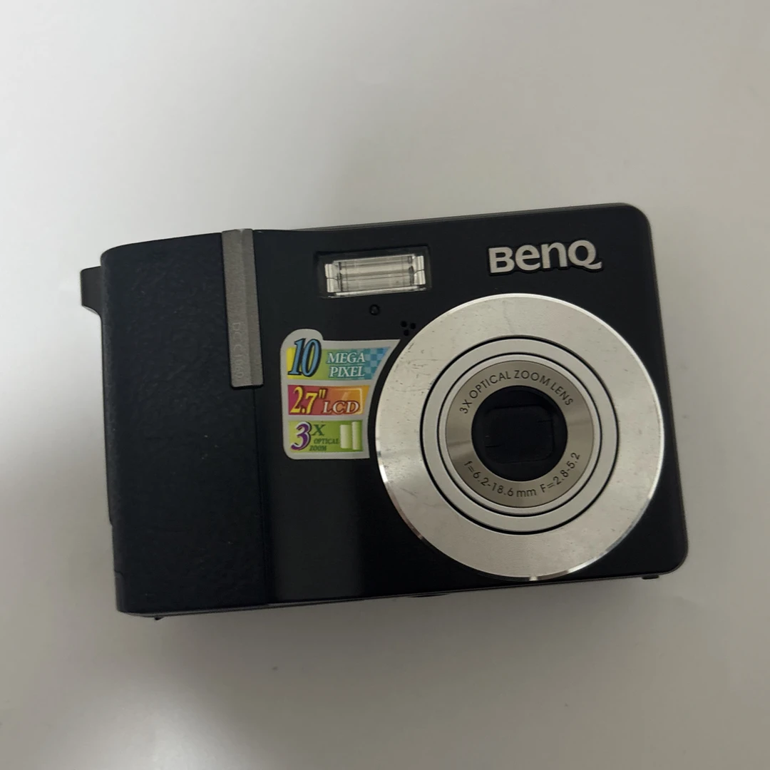 9新 Benq/明基 c1060黑色特价1000w像素（自备五号电池）