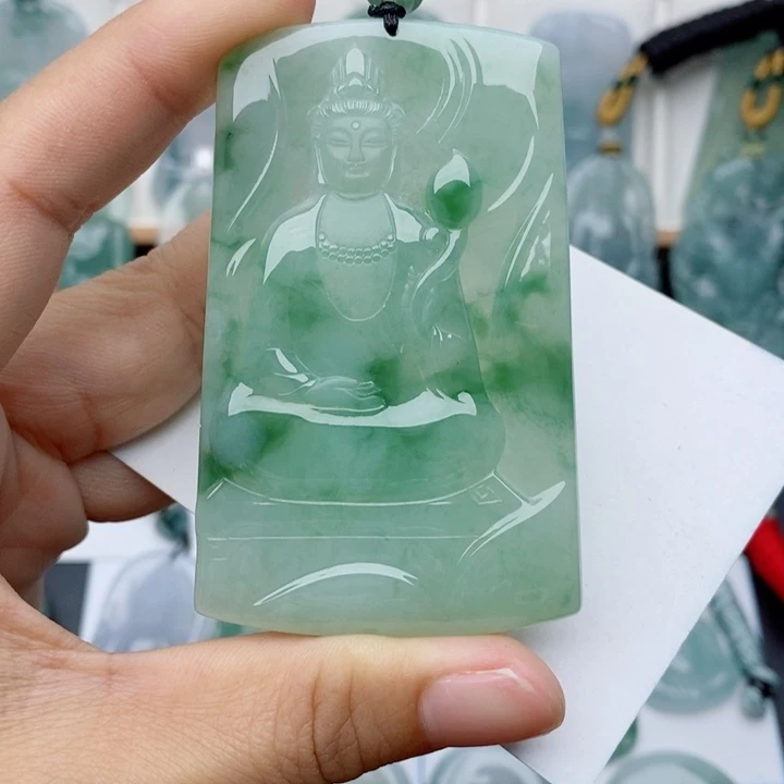 翡翠未镶嵌颈饰素衣