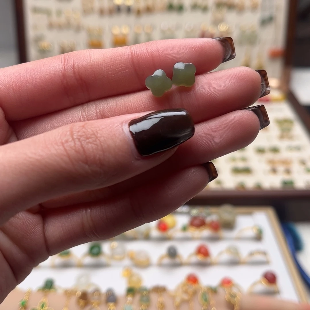 和田玉银S925镀金镶嵌耳坠