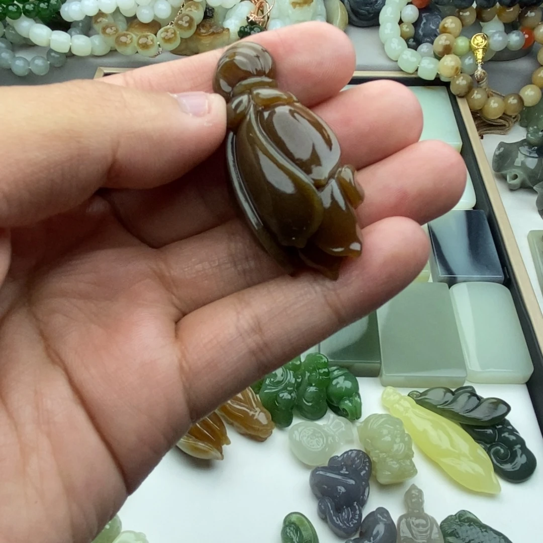阿***哥颈饰未镶嵌和田玉
