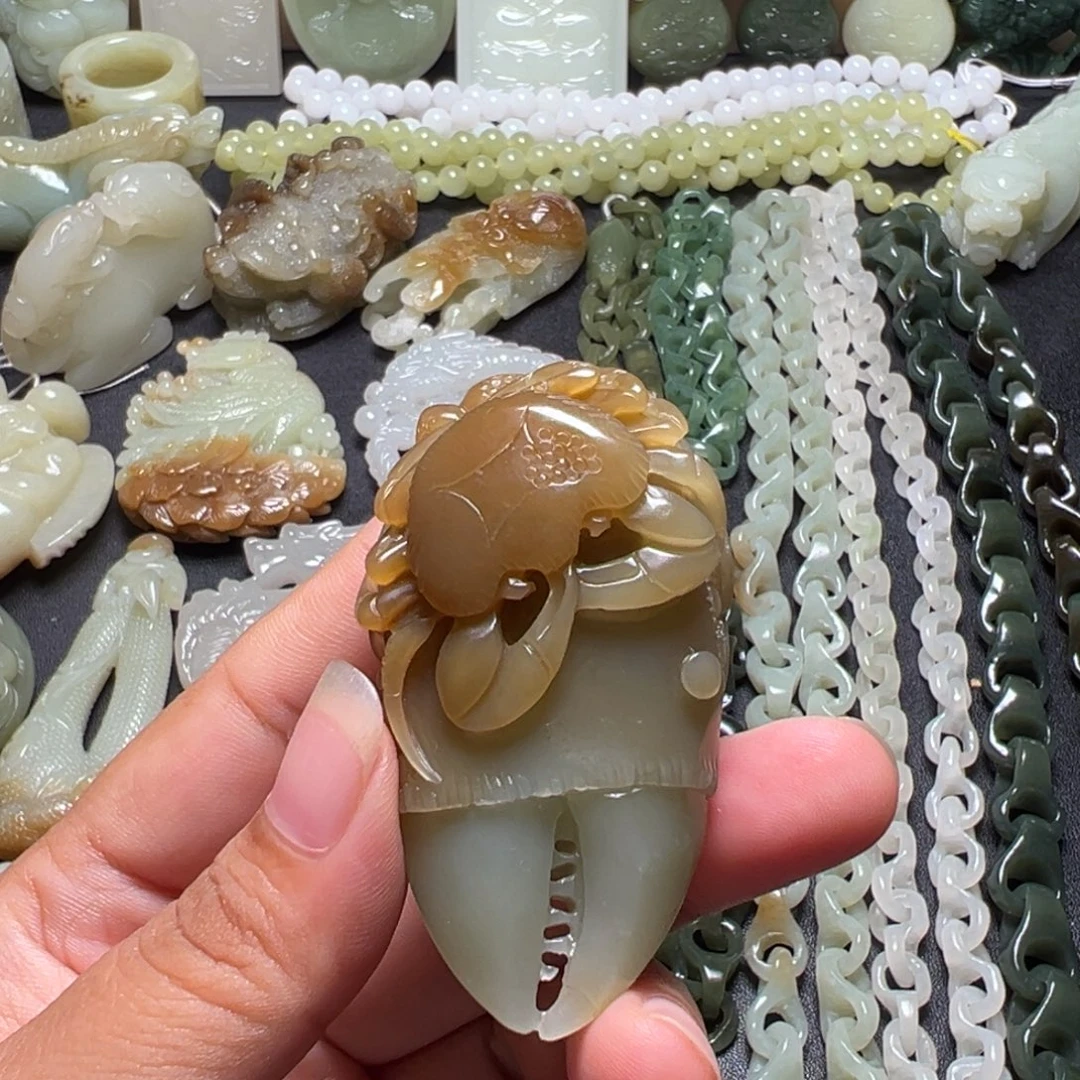 颈饰未镶嵌和田玉