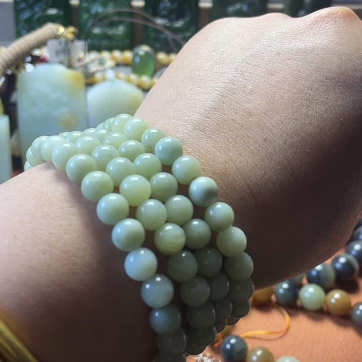 和田玉未镶嵌手串