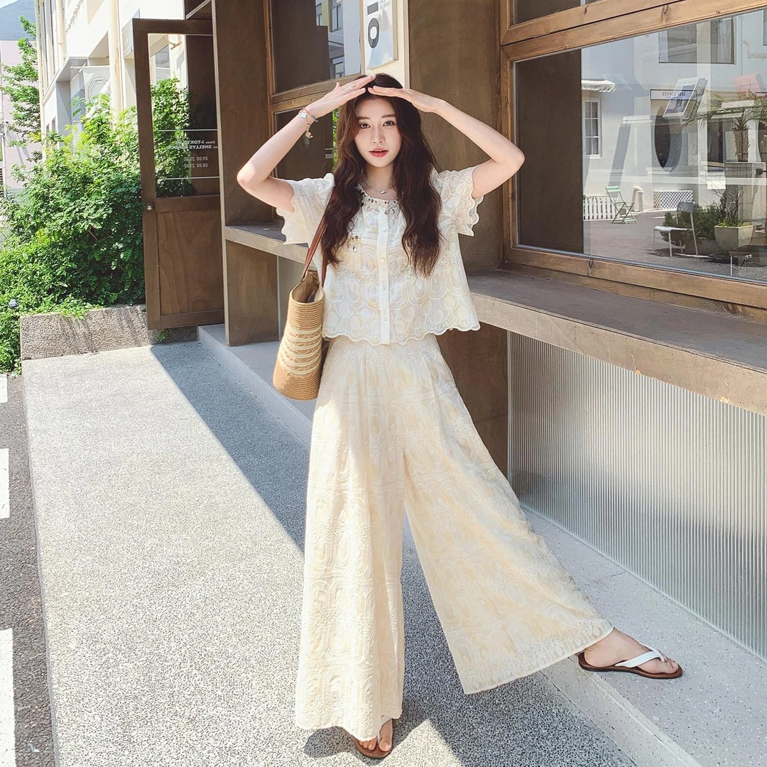 2025超火夏装一整套女巨好看重工刺绣小香风蕾丝上衣阔腿裤两件套