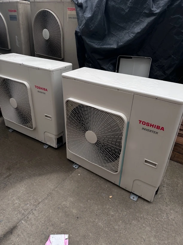 8新 TOSHIBA/东芝 东芝进口3匹一拖一风管机，超薄新款内机